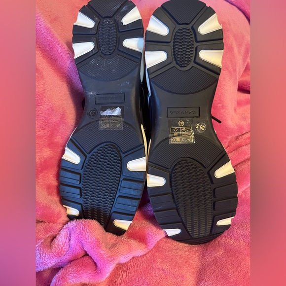 New size 7.5 navy sparkle Carvela trainers - Picture 4 of 8